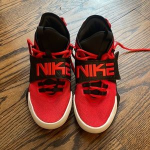 NIKE Future Court Boy’s Red/Black Basketball Sneakers